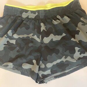 Gap Fit Green Camo Athletic Activewear Shorts | Size M 3" inseam